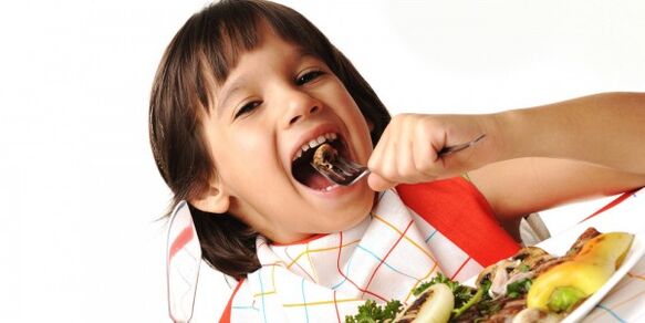 o neno come vexetais durante unha dieta con pancreatite